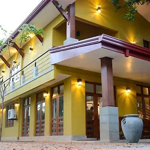 https://inlak-garden-hotel.kandyhotelsnow.com