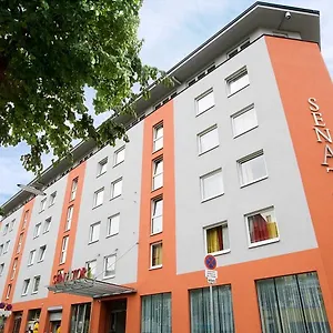 Hotel Senator