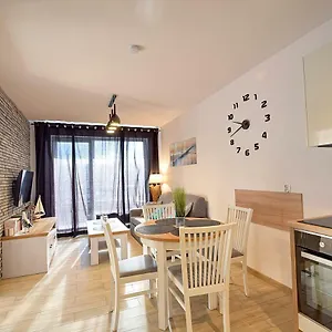 Apartament Bursztynek Z Prywatnym Miejscem Postojowym