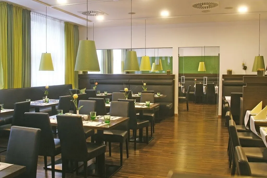 维也纳雷纳斯酒店 酒店